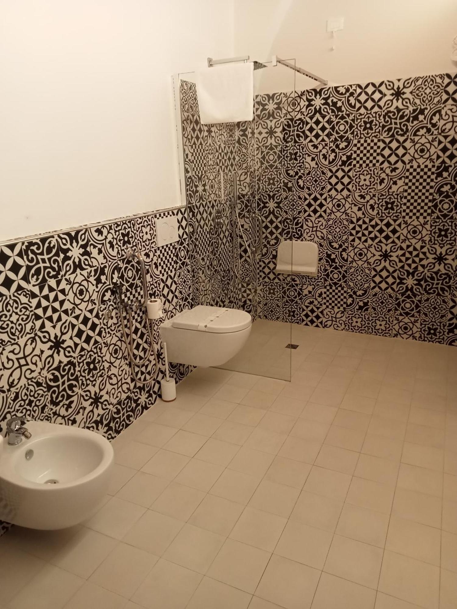 Dimora Donna Dora - Albergo Diffuso San Martino in Pensilis Exterior foto